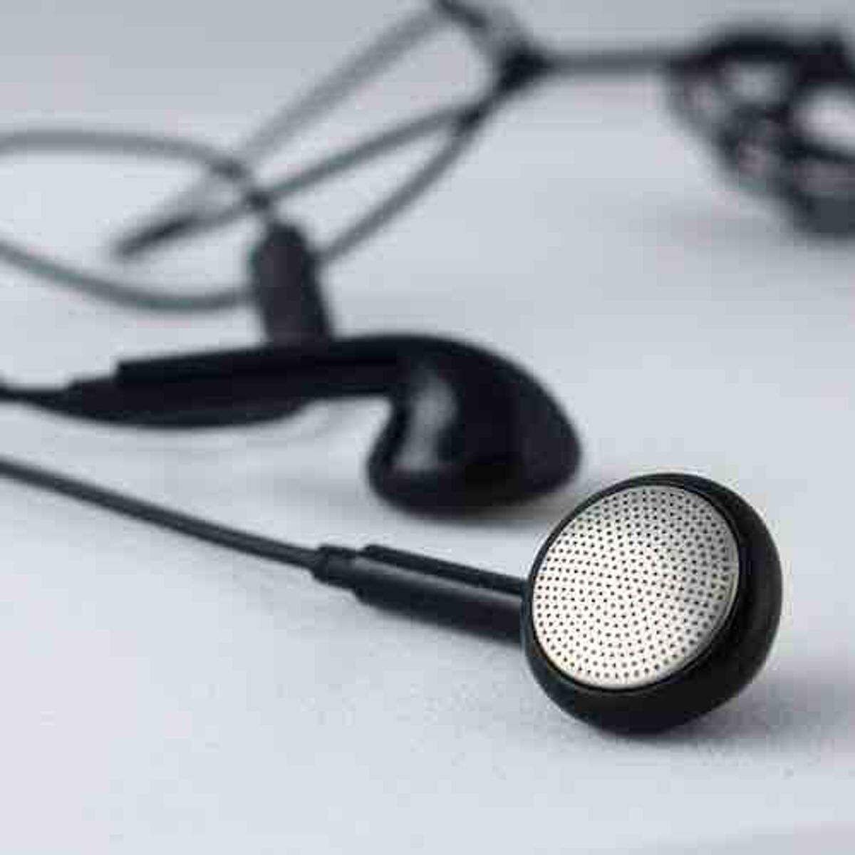 Junerose On Ear Headphone with mic For All Mobile - Earphone